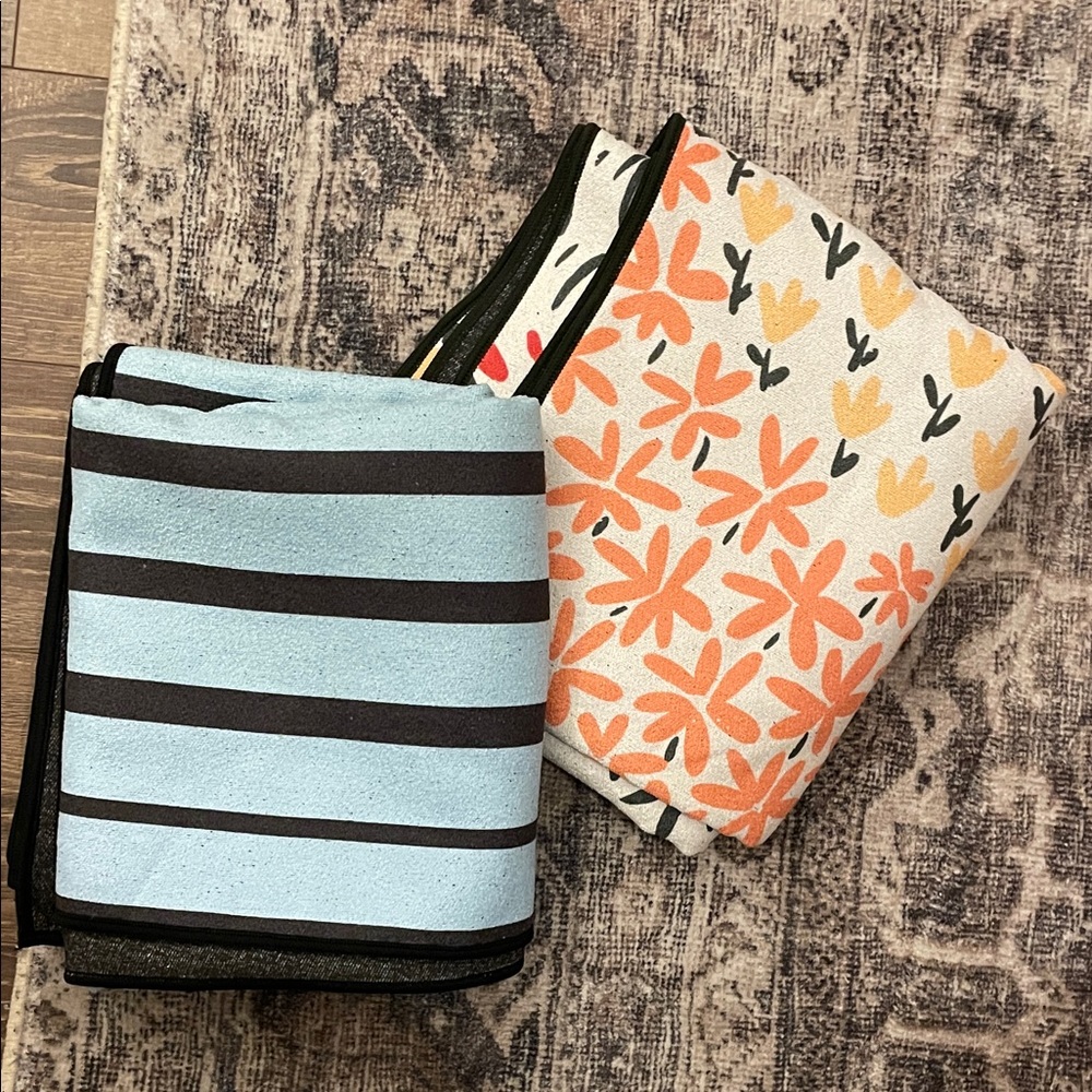 NWOT Nomadix towels